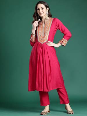 Ethnic Motifs Embroidered Kurta with Trousers 4