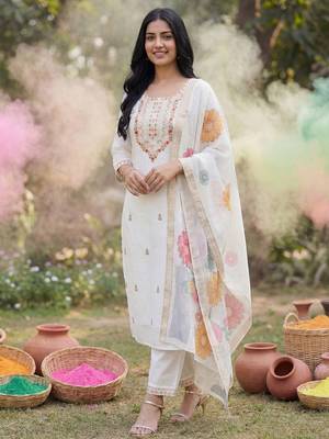 Women Floral Embroidered Kurta with Trousers & Dupatta 1