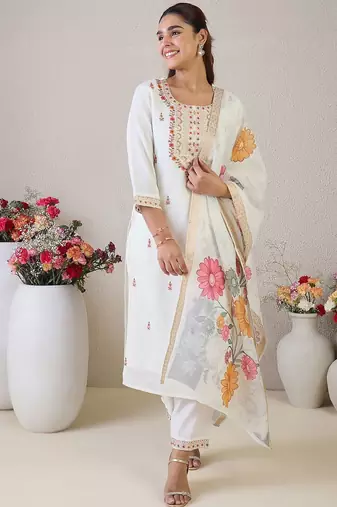 Women Floral Embroidered Kurta with Trousers & Dupatta