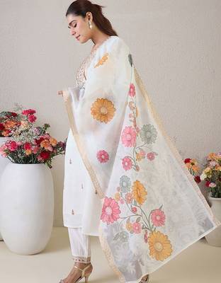 Women Floral Embroidered Kurta with Trousers & Dupatta 3