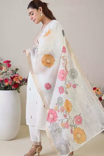 Women Floral Embroidered Kurta with Trousers & Dupatta