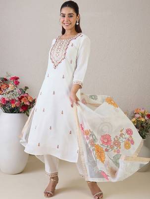 Women Floral Embroidered Kurta with Trousers & Dupatta 5
