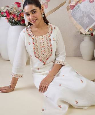 Women Floral Embroidered Kurta with Trousers & Dupatta 6