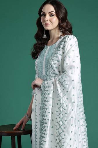 Ethnic Motifs Embroidered Kurta with Trousers & Dupatta
