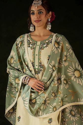 Women Floral Embroidered Regular Thread Work Kurta with Trousers & With Dupatta
