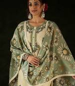 Women Floral Embroidered Regular Thread Work Kurta with Trousers & With Dupatta