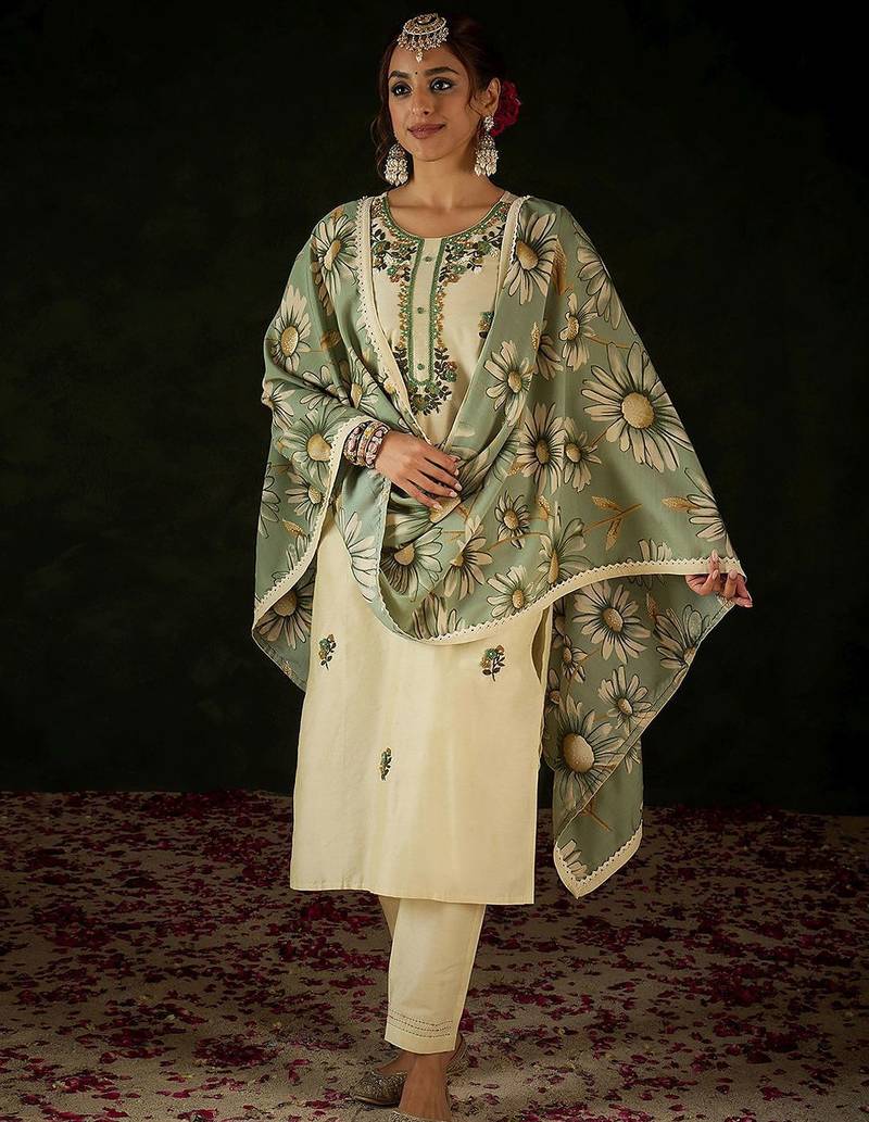 Women Floral Embroidered Regular Thread Work Kurta with Trousers & With Dupatta