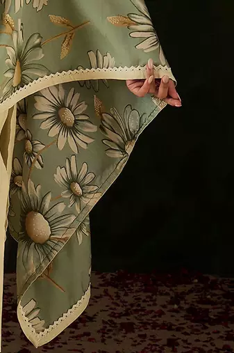 Women Floral Embroidered Regular Thread Work Kurta with Trousers & With Dupatta