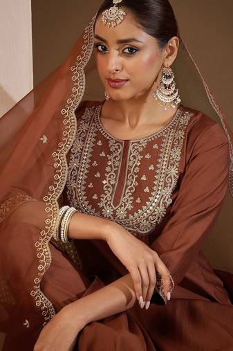 Women Ethnic Motifs Embroidered Regular Liva Kurta with Trousers & With Dupatta