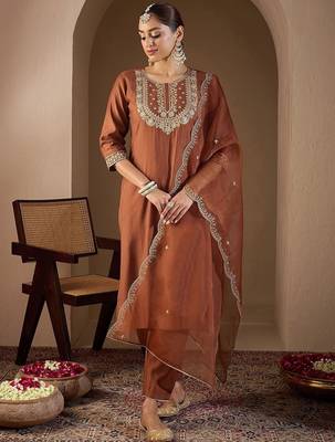 Women Ethnic Motifs Embroidered Regular Liva Kurta with Trousers & With Dupatta 2