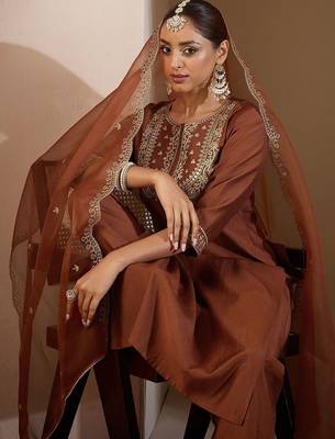 Women Ethnic Motifs Embroidered Regular Liva Kurta with Trousers & With Dupatta 7