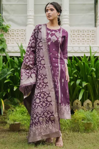 Women Woven Design Regular Kurta with Trousers & With Dupatta