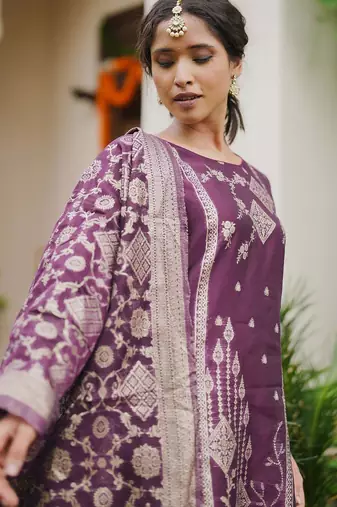 Women Woven Design Regular Kurta with Trousers & With Dupatta