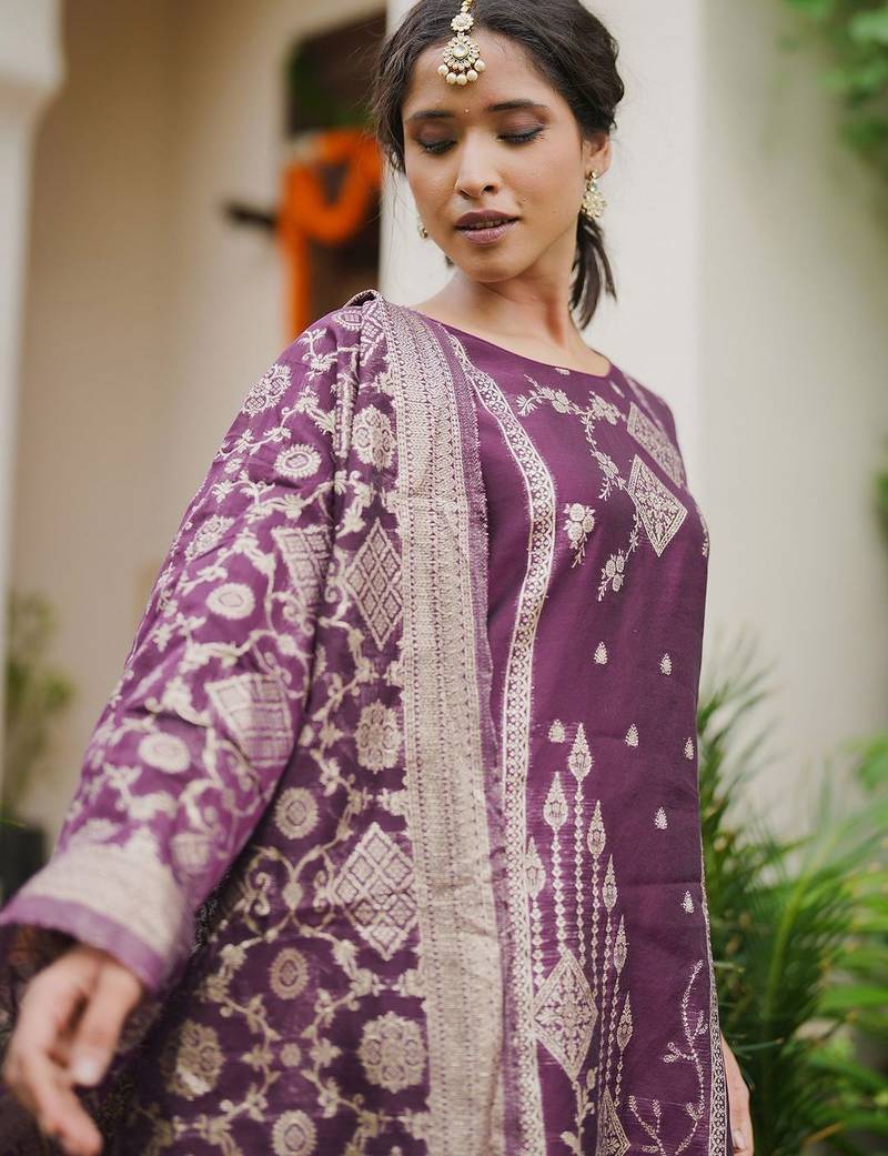 Women Woven Design Regular Kurta with Trousers & With Dupatta