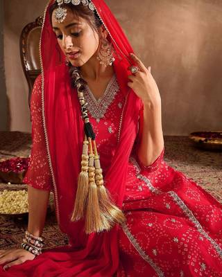 Bandhani Printed V-Neck Zari Silk Chiffon Straight Kurta With Trousers & Dupatta 7