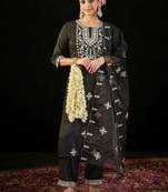 Ethnic Motifs Embroidered Gotta Patti Straight Kurta with Trousers & Dupatta