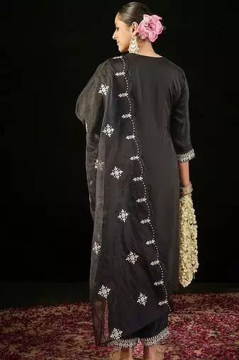 Ethnic Motifs Embroidered Gotta Patti Straight Kurta with Trousers & Dupatta