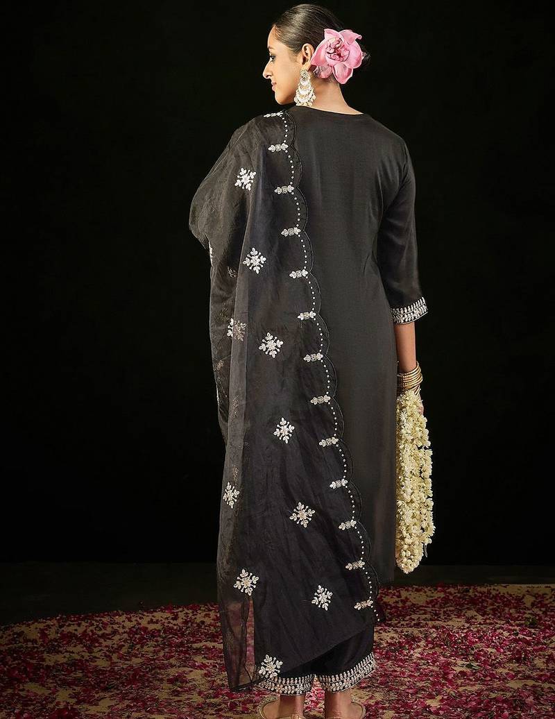 Ethnic Motifs Embroidered Gotta Patti Straight Kurta with Trousers & Dupatta