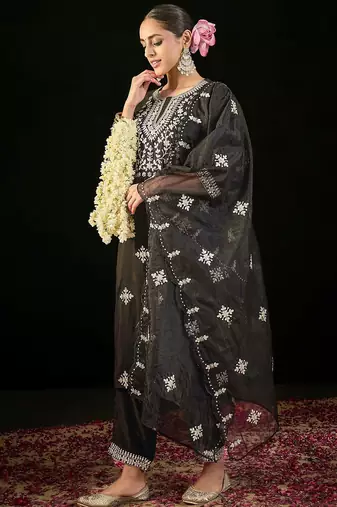 Ethnic Motifs Embroidered Gotta Patti Straight Kurta with Trousers & Dupatta