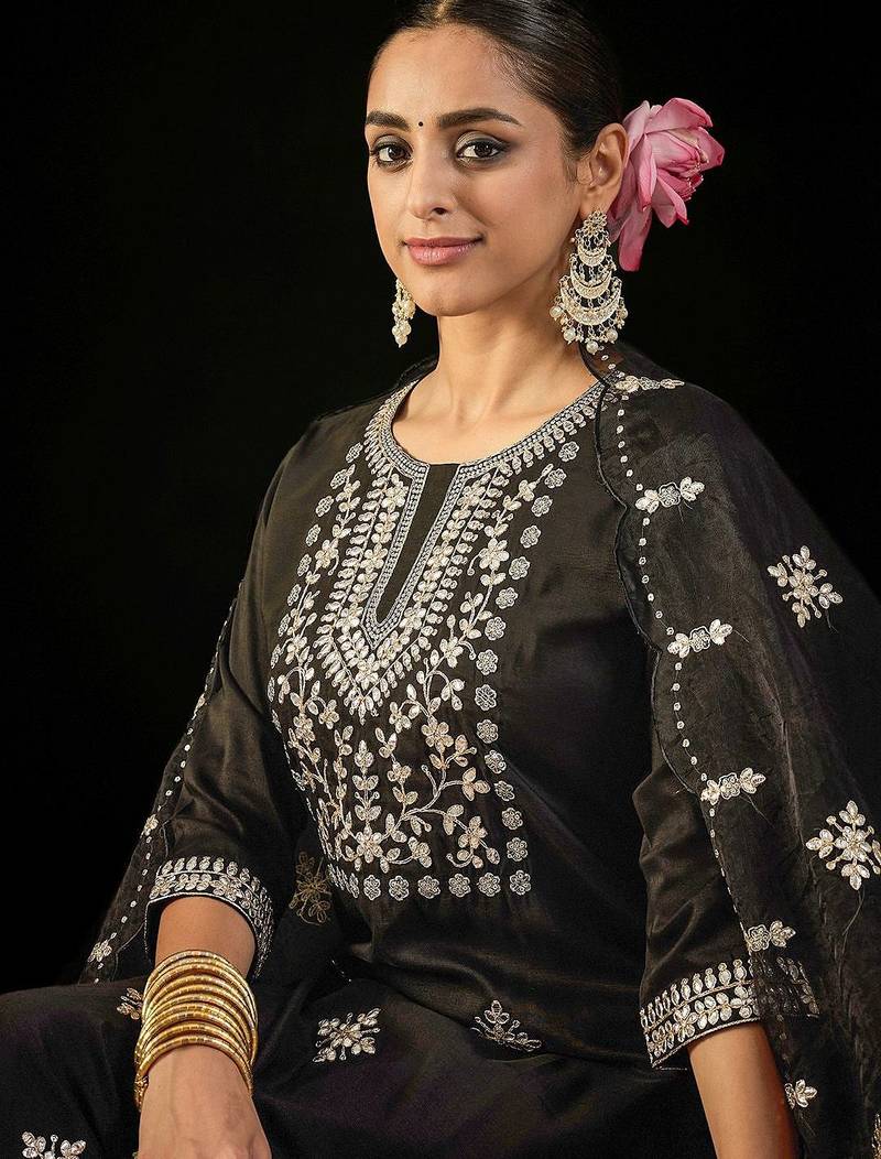 Ethnic Motifs Embroidered Gotta Patti Straight Kurta with Trousers & Dupatta