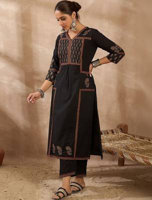 Women Ethnic Motifs Embroidered Pleated Thread Work Pure Cotton Kurta with Trousers 1