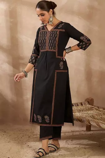 Women Ethnic Motifs Embroidered Pleated Thread Work Pure Cotton Kurta with Trousers