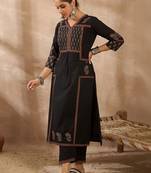 Women Ethnic Motifs Embroidered Pleated Thread Work Pure Cotton Kurta with Trousers