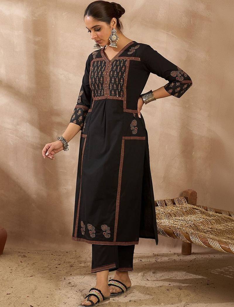Women Ethnic Motifs Embroidered Pleated Thread Work Pure Cotton Kurta with Trousers
