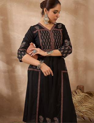 Women Ethnic Motifs Embroidered Pleated Thread Work Pure Cotton Kurta with Trousers 2