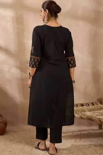 Women Ethnic Motifs Embroidered Pleated Thread Work Pure Cotton Kurta with Trousers