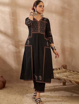 Women Ethnic Motifs Embroidered Pleated Thread Work Pure Cotton Kurta with Trousers 6