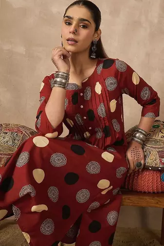 Women Ethnic Motifs Printed Pleated Pure Cotton Kurta with Trousers