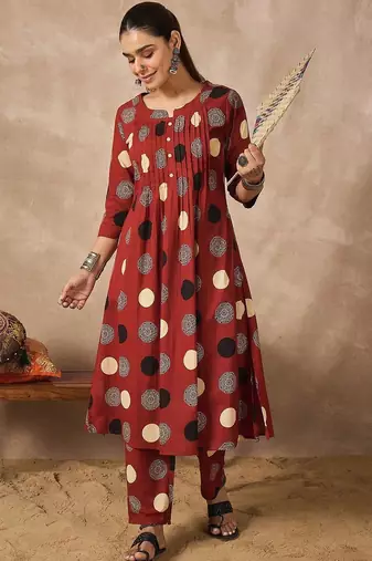 Women Ethnic Motifs Printed Pleated Pure Cotton Kurta with Trousers