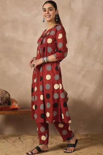 Women Ethnic Motifs Printed Pleated Pure Cotton Kurta with Trousers