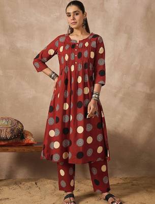 Women Ethnic Motifs Printed Pleated Pure Cotton Kurta with Trousers 6