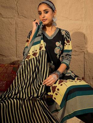 Women Floral Printed Regular Pure Cotton Kurta with Trousers & With Dupatta 3