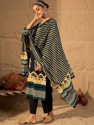 Women Floral Printed Regular Pure Cotton Kurta with Trousers & With Dupatta 4