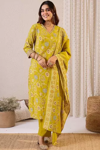 Women Floral Printed Kurta with Trousers & Dupatta