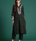 Women Floral Embroidered Cotton Kurta with Trousers