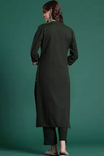 Women Floral Embroidered Cotton Kurta with Trousers