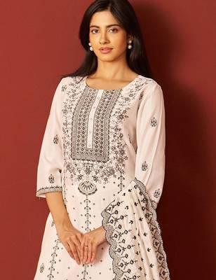 Women Floral Embroidered Kurta with Trousers & Dupatta 1