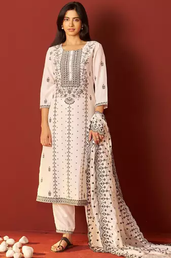 Women Floral Embroidered Kurta with Trousers & Dupatta