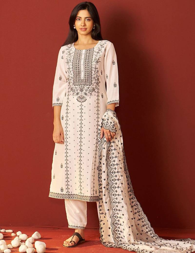 Women Floral Embroidered Kurta with Trousers & Dupatta