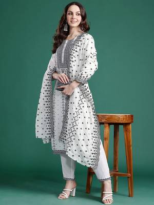 Ethnic Motifs Printed Kurta With Trousers & Dupatta 1