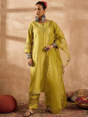 Women Ethnic Motifs Embroidered Regular Liva Kurta with Trousers & With Dupatta 2