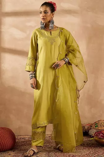 Women Ethnic Motifs Embroidered Regular Liva Kurta with Trousers & With Dupatta
