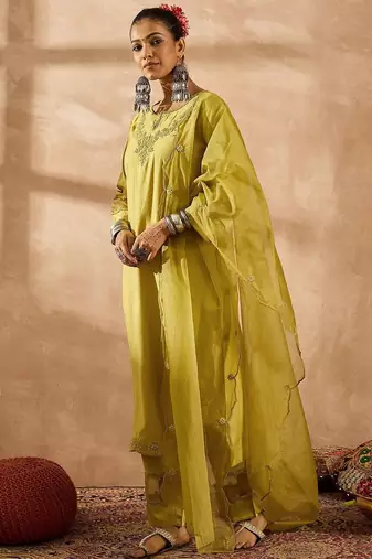 Women Ethnic Motifs Embroidered Regular Liva Kurta with Trousers & With Dupatta