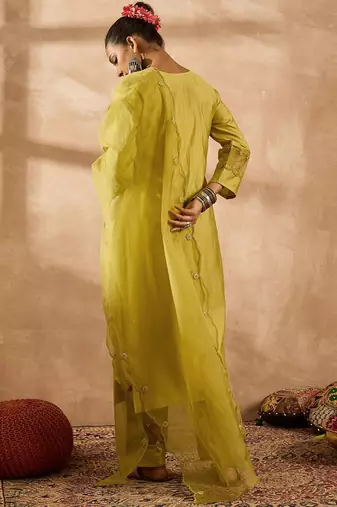 Women Ethnic Motifs Embroidered Regular Liva Kurta with Trousers & With Dupatta