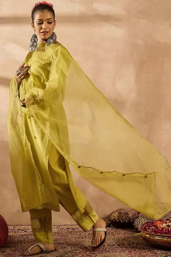 Women Ethnic Motifs Embroidered Regular Liva Kurta with Trousers & With Dupatta