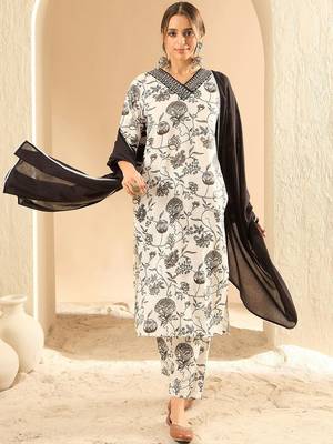 Women Printed Regular Mirror Work Pure Cotton Kurta with Trousers & With Dupatta 2